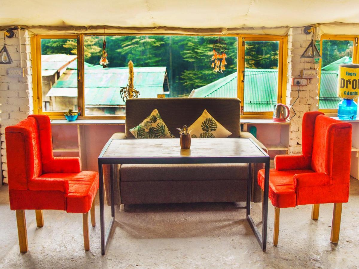 Young Monk Hostel & Cafe Old Manali Exterior photo